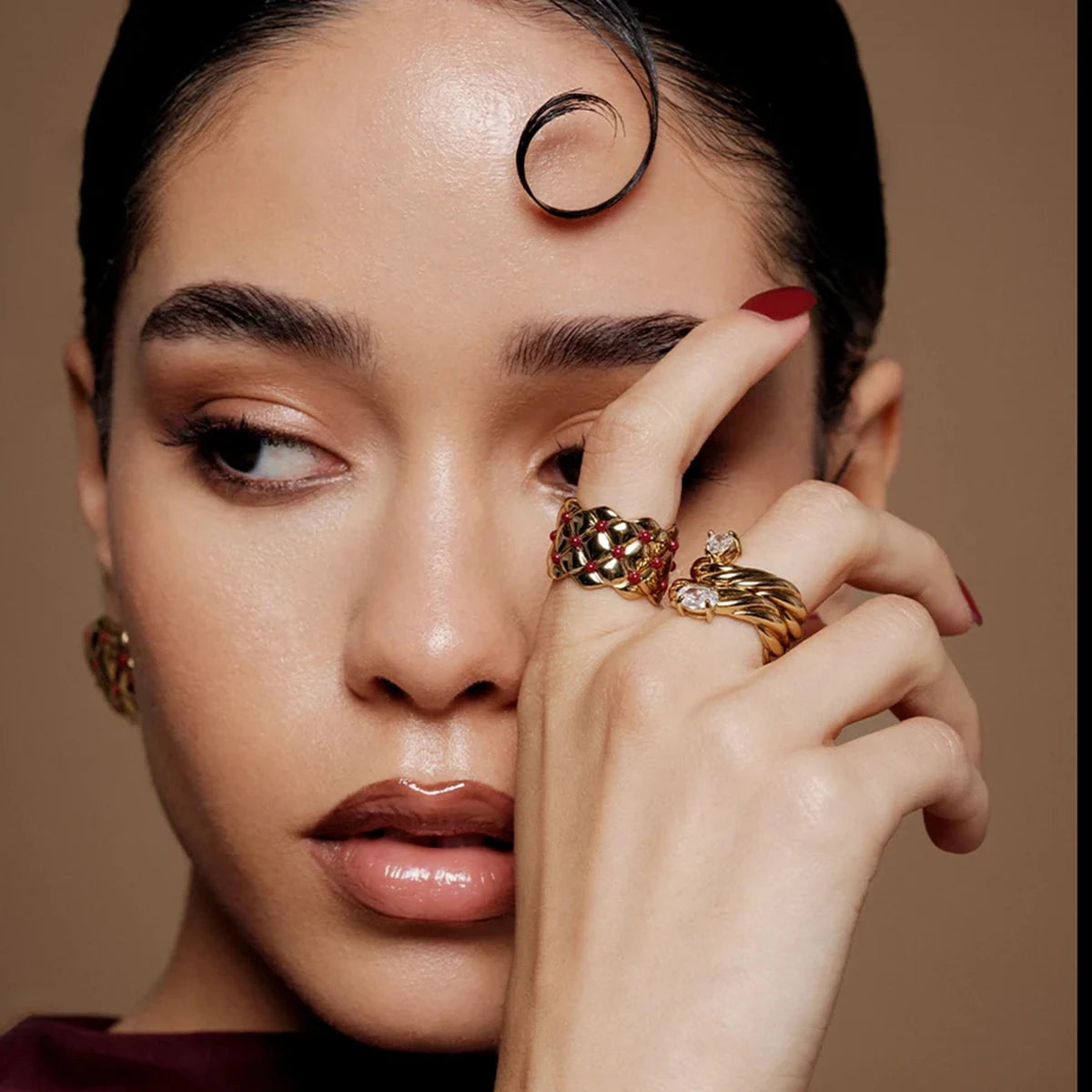 Uworld Minimal Classic 18K Gold Color Plated Stainless Steel White Zircon Droplet Fried Dough Twists Pattern Ring Stackable Oval