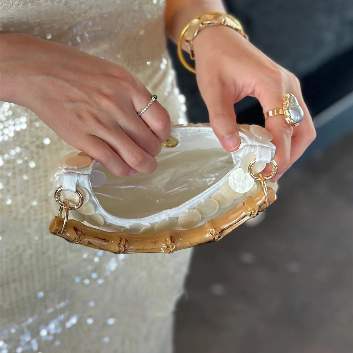 2026 New Shell Beading Handbag For Women French Fashion Elegant Luxurious Design Sequins Tassel Bamboo Handle Evening Bags
