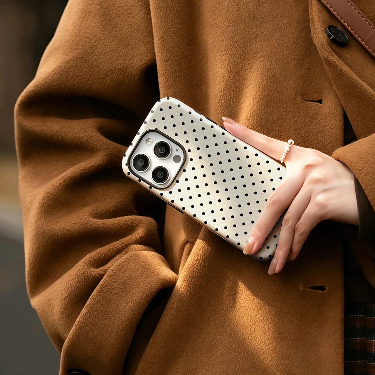 Korea Film Phone Case For iPhone 18 17 16 15 14 13 12 Pro Max Air 16e Max Classic Black Polka Dots Cream Hard PC Bumper Cover